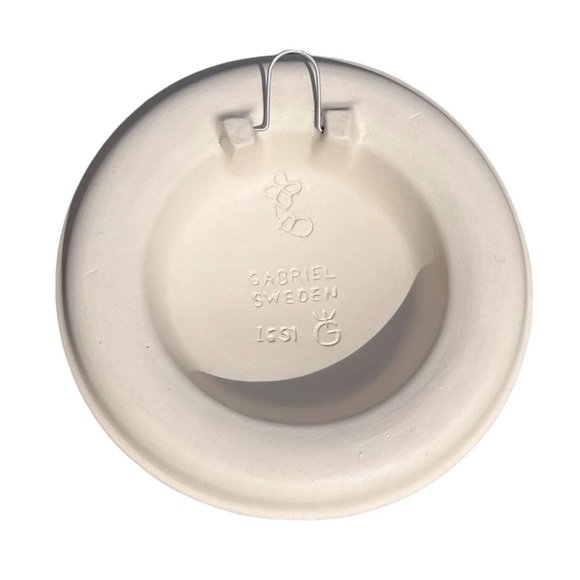 Vtg Gabriel Sweden Flower Hat Art Pottery Wall Plaque Artist Signed 3D Summer - Picture 4 of 7